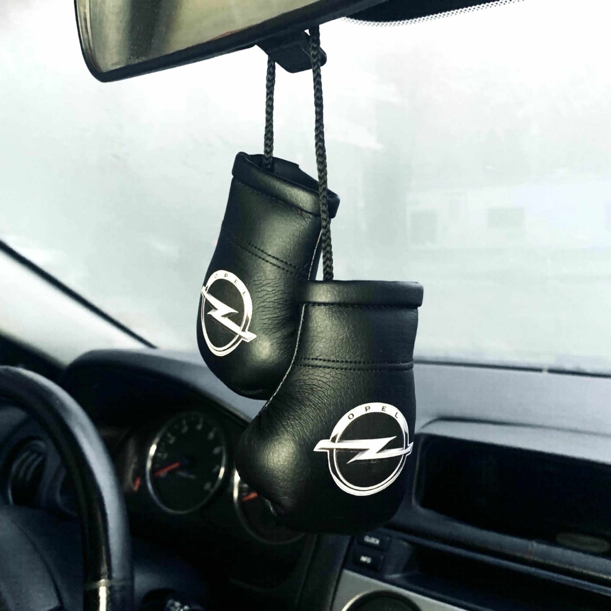 Сувенирные боксерские перчатки Opel/Брелок перчатки/Подвеска на зеркало автомобиля