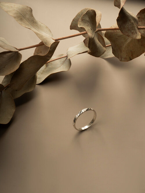 Кольцо Вознесенский ювелирный завод, серебро, 925 проба, чернение, фианит, размер 17.5, серебряный
