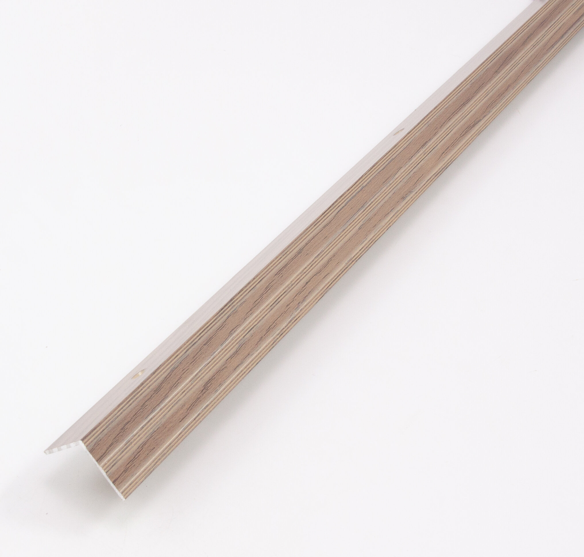 фото Порог уголовой 20х20мм алюминиевый Орех седой 1,0м