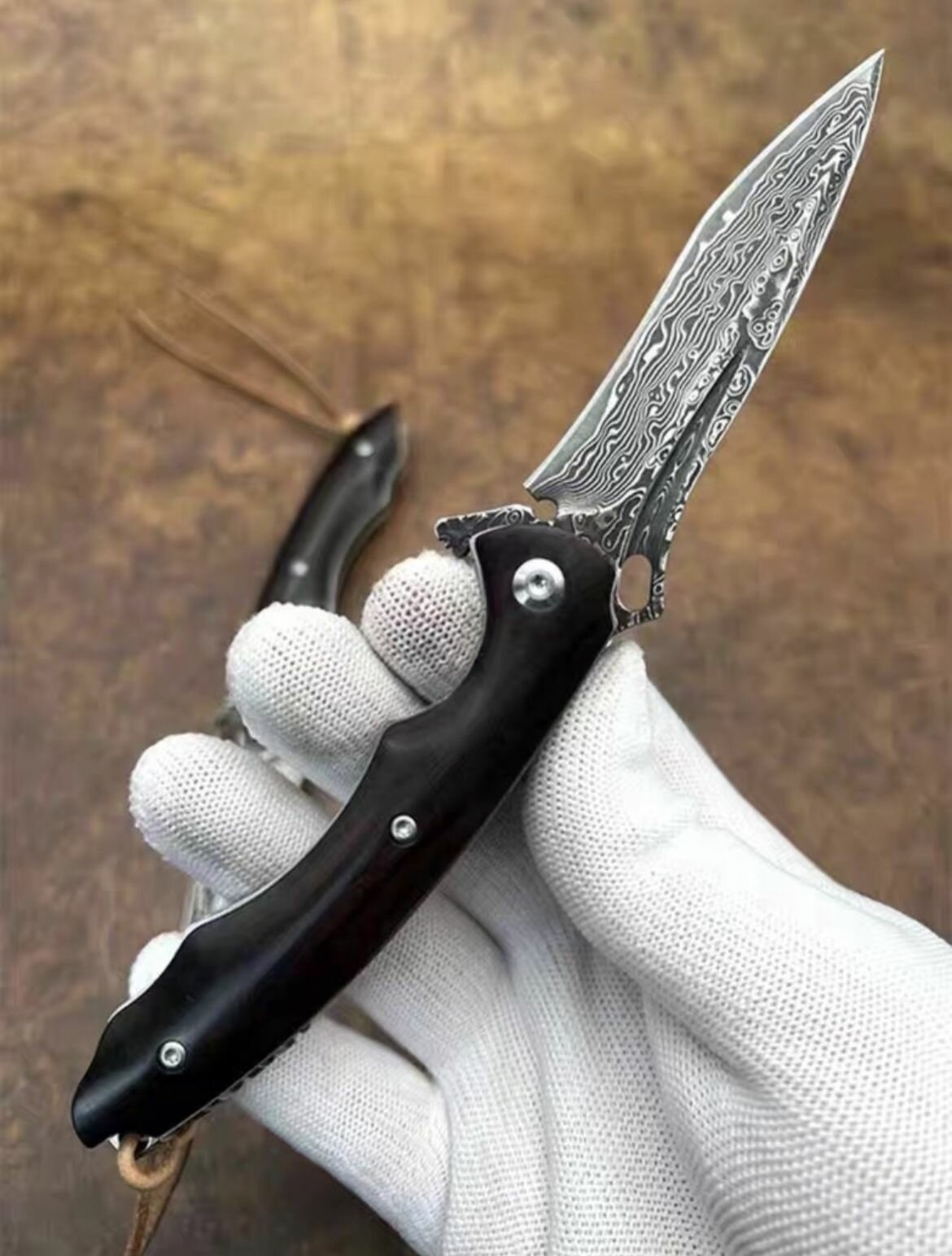 Нож складной из дамасской стали