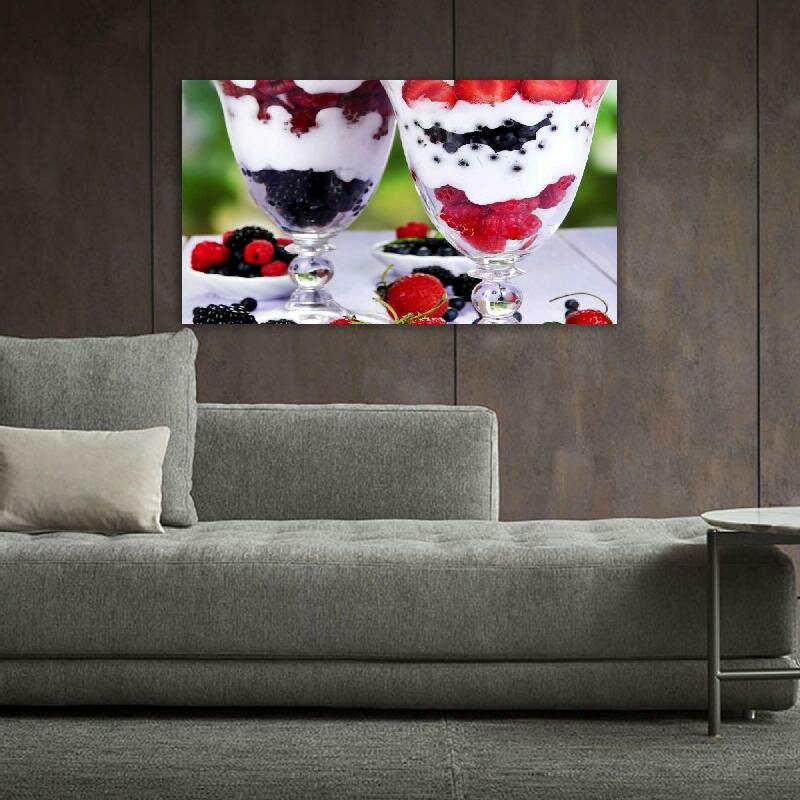 Картина на холсте 60x110 Альянс Лес "Ice cream delicious berries" на подрамнике / интерьер/ декор
