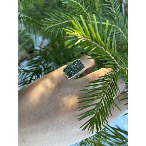 Кольцо True Stones, гранат, размер 16, зеленый