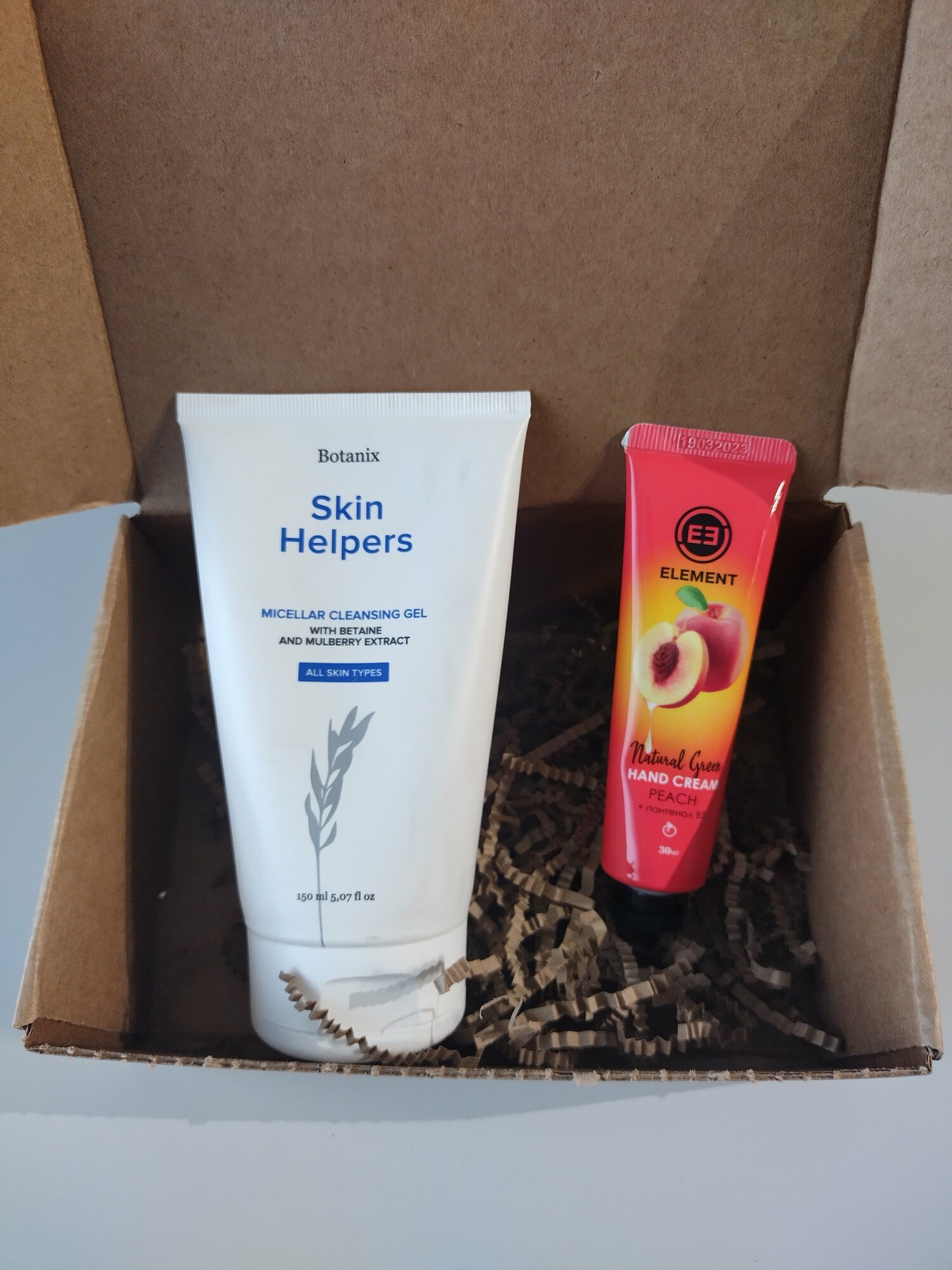 Skin Helpers Мицеллярный очищающий гель Botanix с бетаином и экстрактом шелковицы, 150 мл (Skin Helpers, ) - фото №1