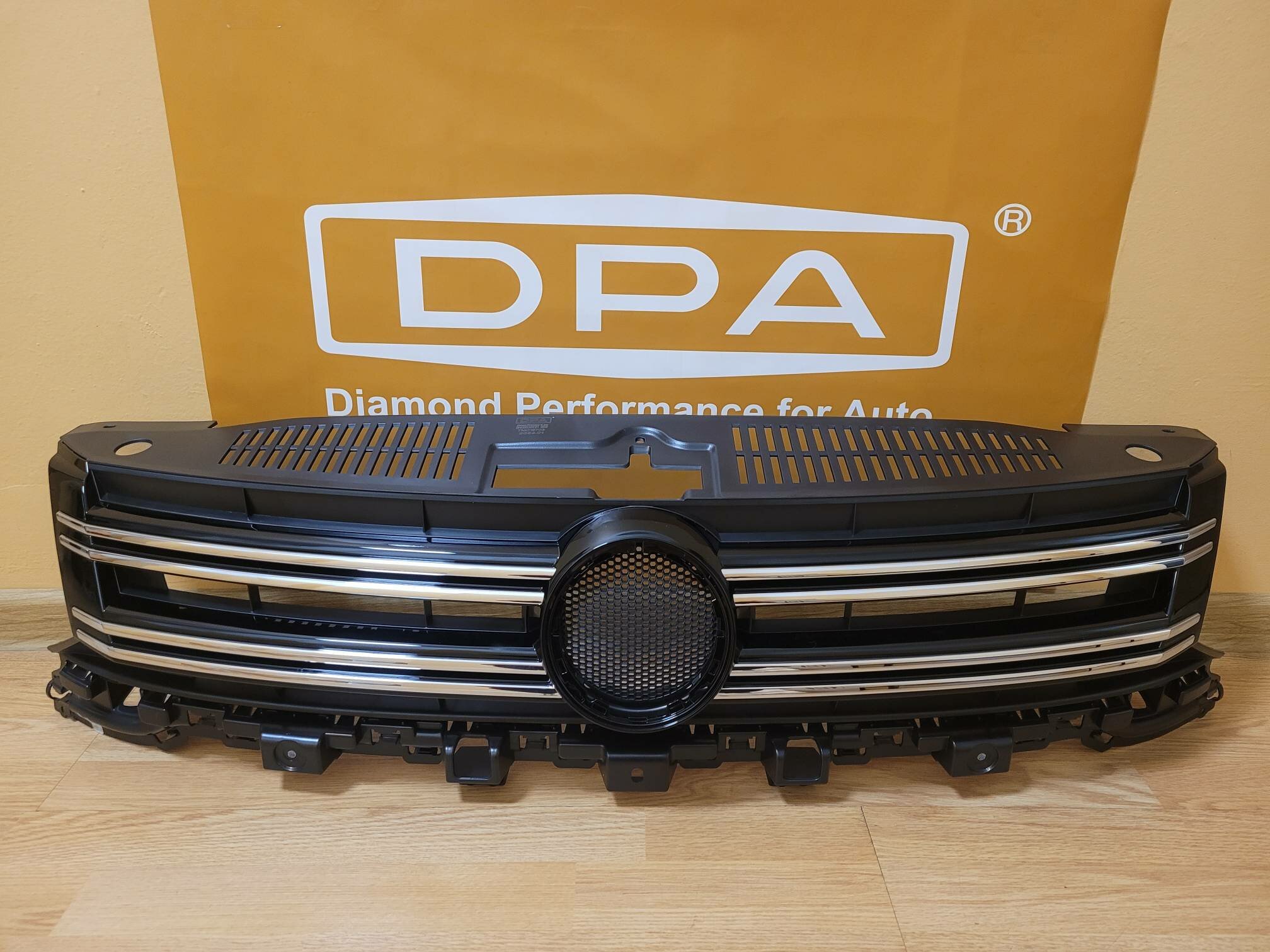 Решетка радиатора VW Tiguan 2007-2016 (OE:5N0853651H9B9)