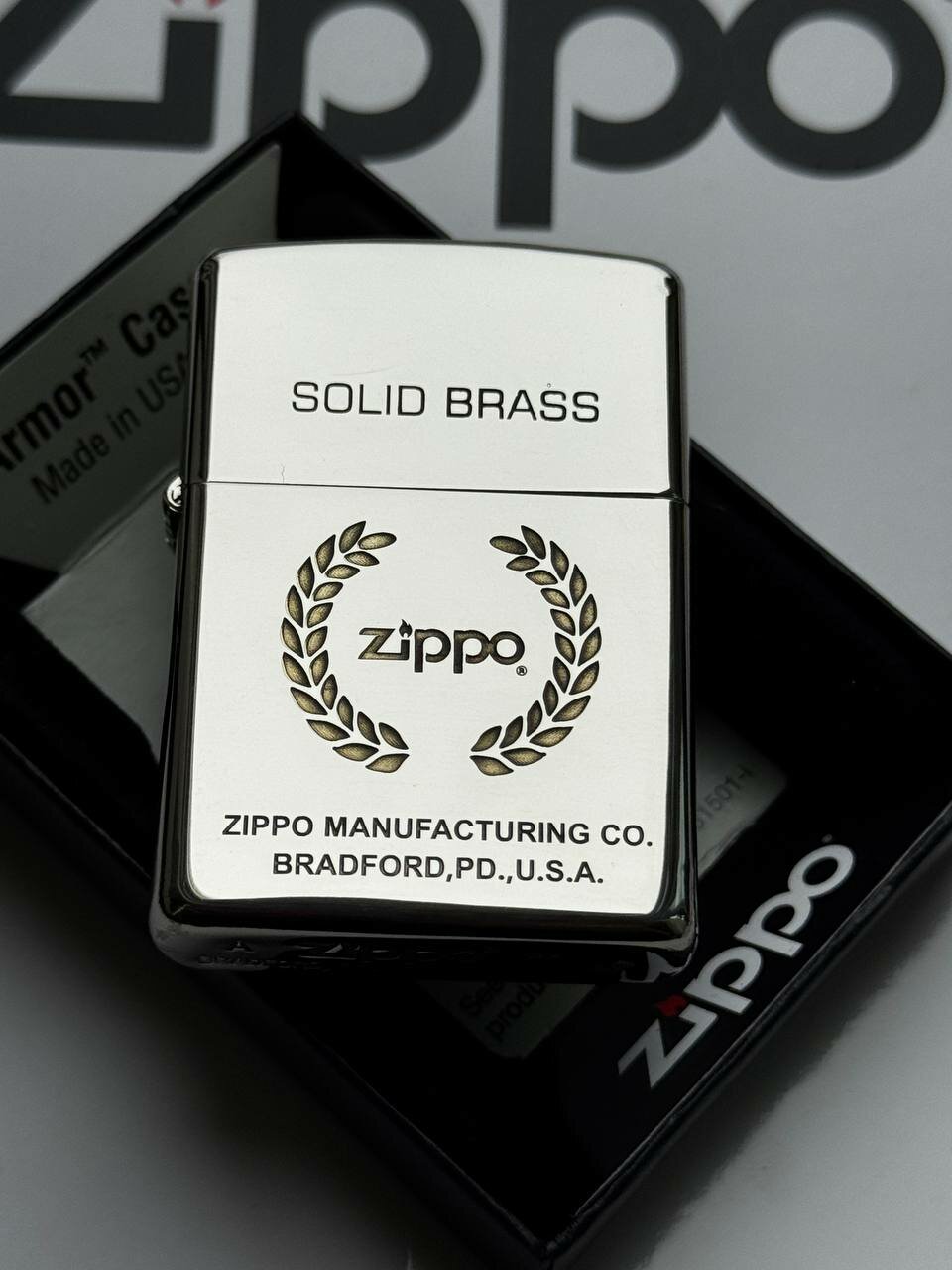 Бензиновая зажигалка Zippo Solid Brass