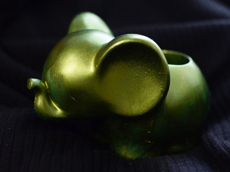 Кашпо подсвечник "Слон" зеленый металлик