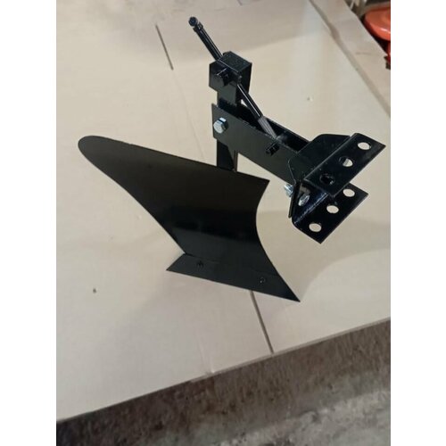 Плуг для мотоблока со сцепкой