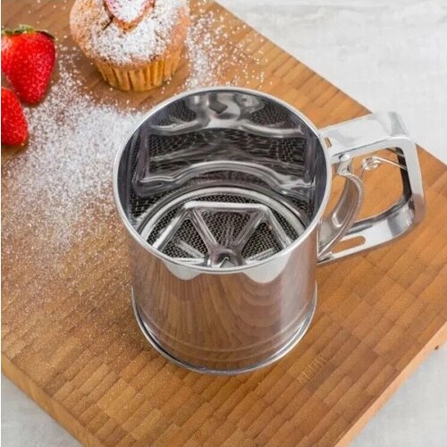 Кружка-ситосито 250 гсито для просеивания муки какао сахарной пудры 419₽