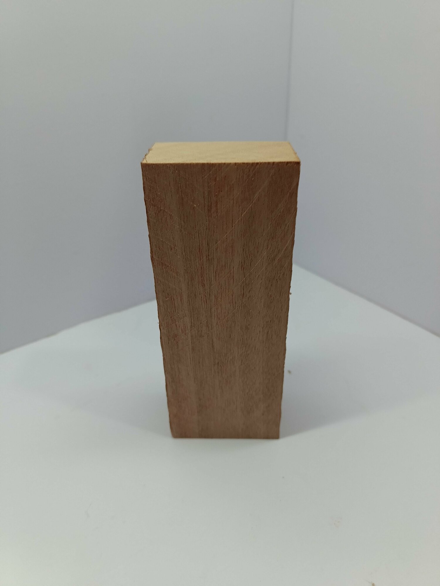 фото Торцевой карагач, заготовка для изготовления рукояти ножа.