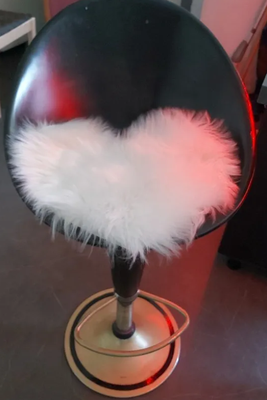 Пушистый белый ковер в форме сердца 30*40 см из искусственной шерсти - фотография № 2