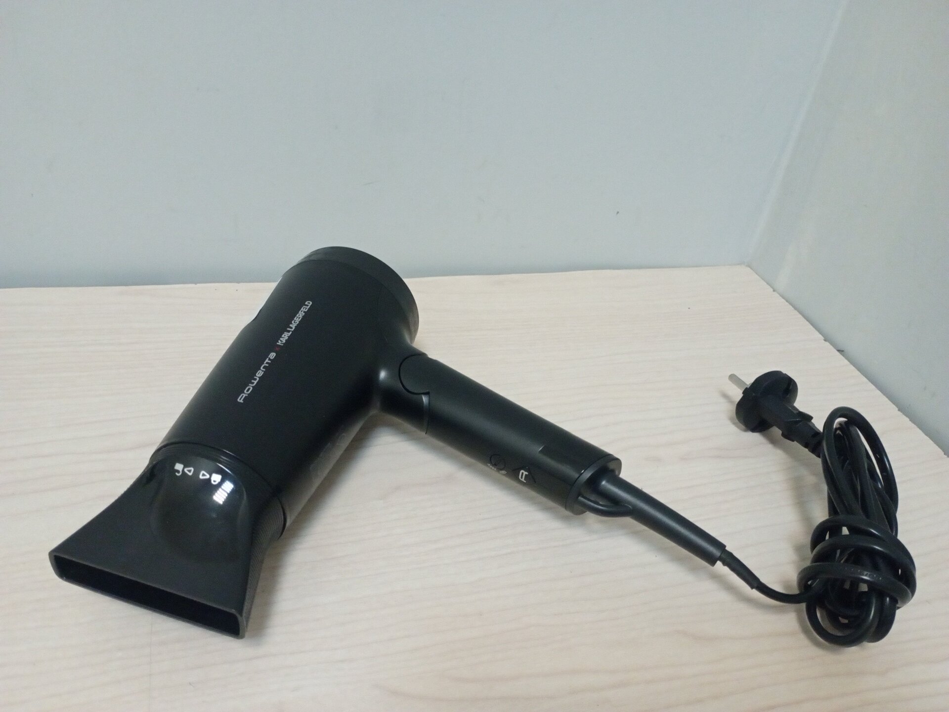 фото Фен Rowenta CV184LF0