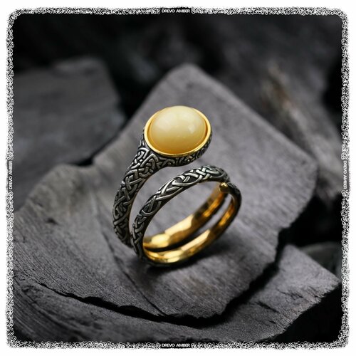 кольцо с балтийским янтарем Кольцо DREVO Серебряное кольцо с янтарной вставкой, серебро, 925 проба, золочение, янтарь, золотой, серебряный