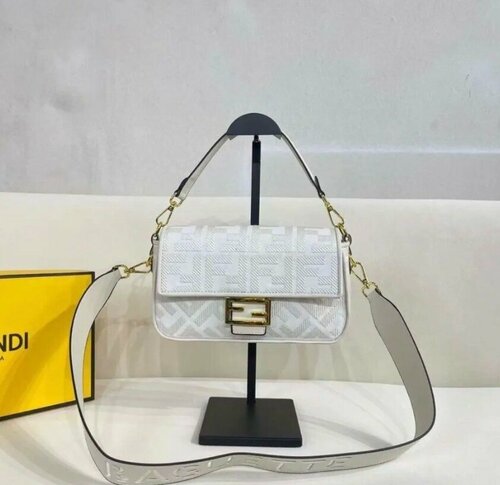 Сумка  клатч FENDI повседневная, текстиль, белый