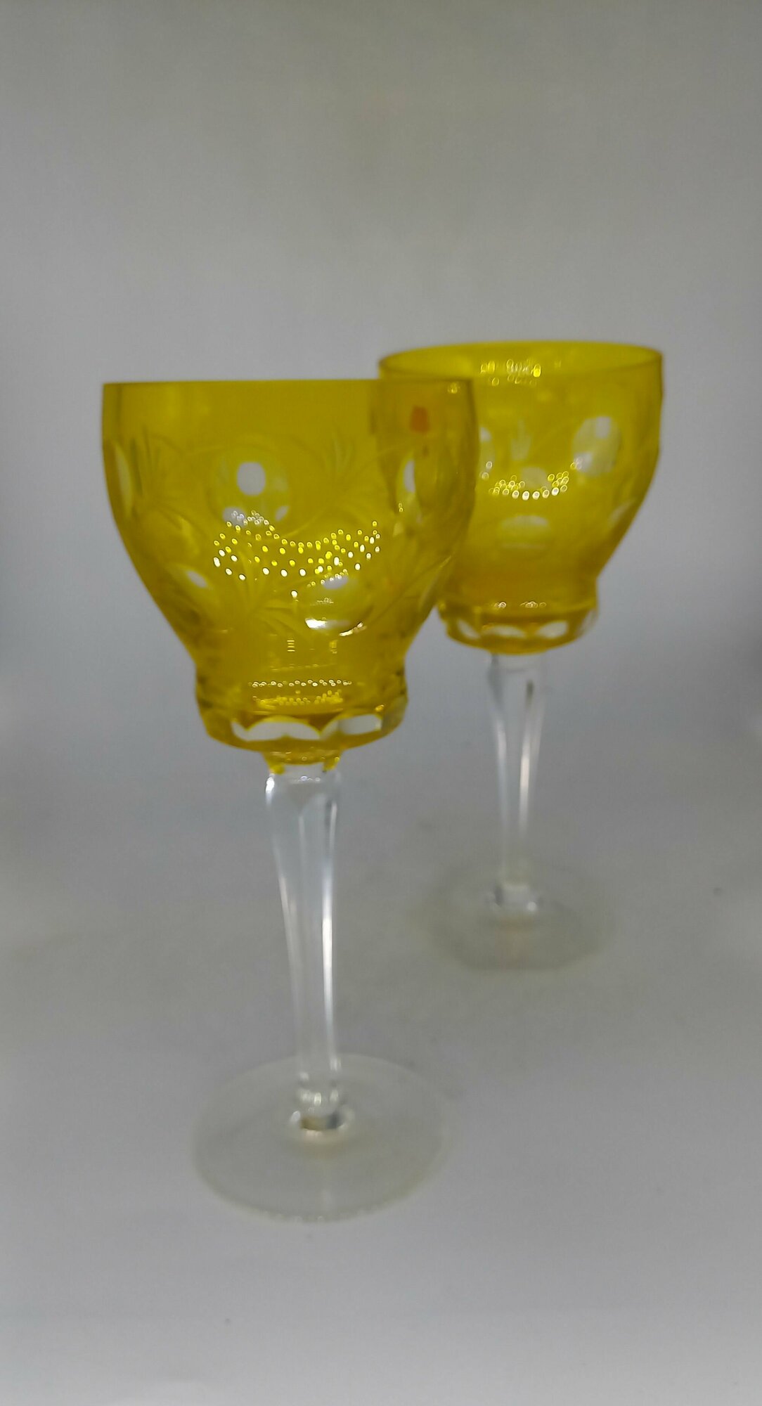 фото Винтажный советский набор бокалов из цветного желтого стекла, СССР