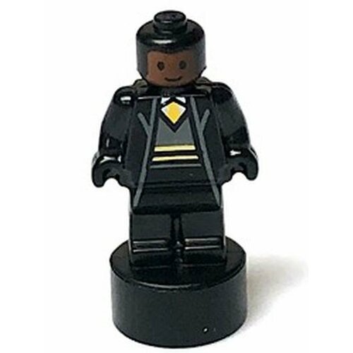 Минифигурка Lego 90398pb031 Hufflepuff Student Statuette / Trophy #2, Reddish Brown Face держатель для бейджа harry potter hufflepuff