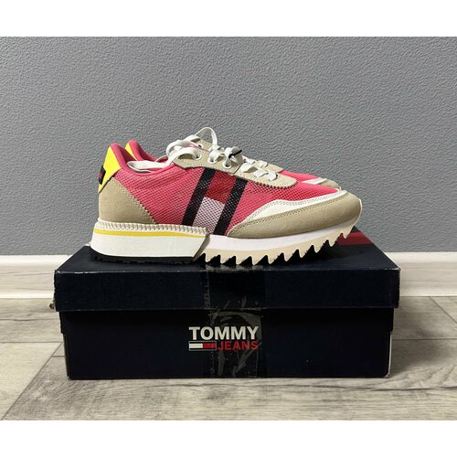 Кроссовки Tommy Jeans Cleat WMN, полнота 9, размер 6.5US, бежевый, красный