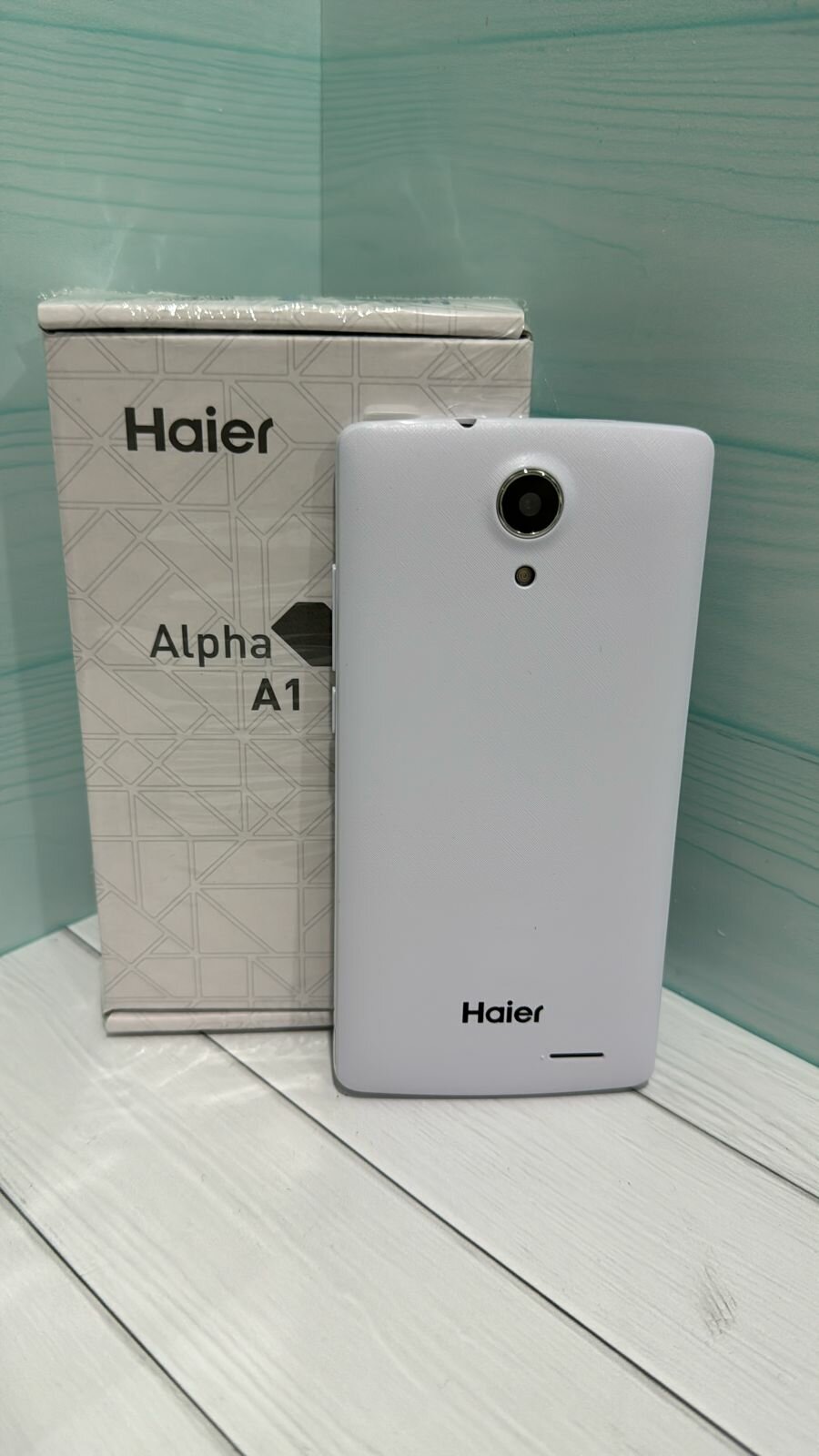 Смартфон Haier Alpha A1+ 1/8Gb