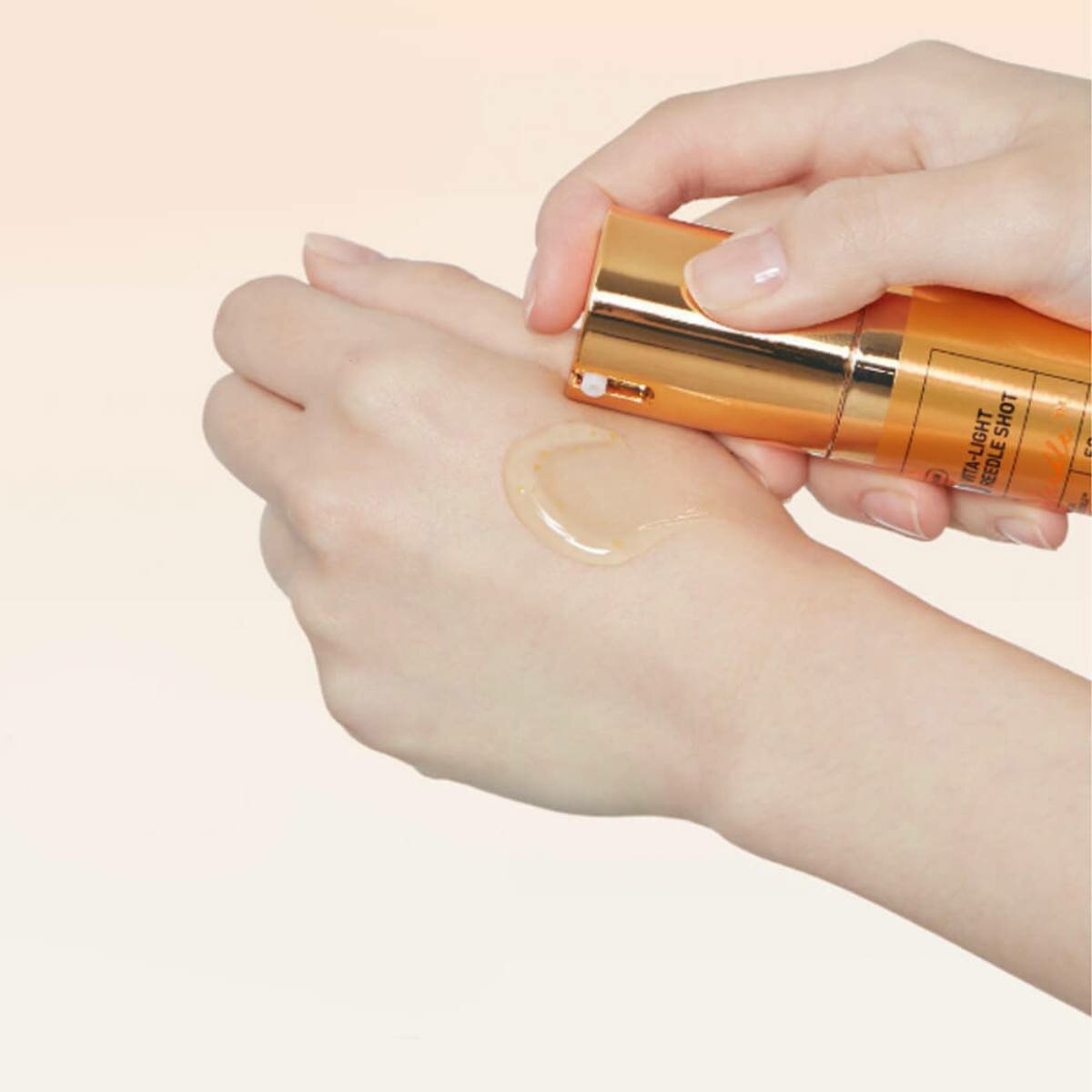 Бустер-сыворотка с микроиглами и витамином C VT Cosmetics Vita-Light Reedle Shot 300 — фото 1