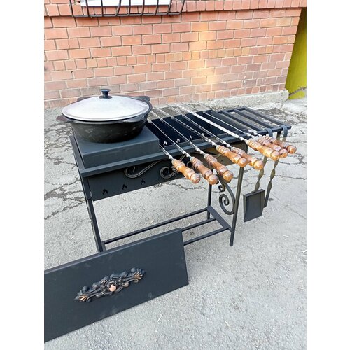 Мангал усиленный с подказанником и 6л казаном чугунным. Полный комплект барбекю с шампурами. Гриль с крышкой