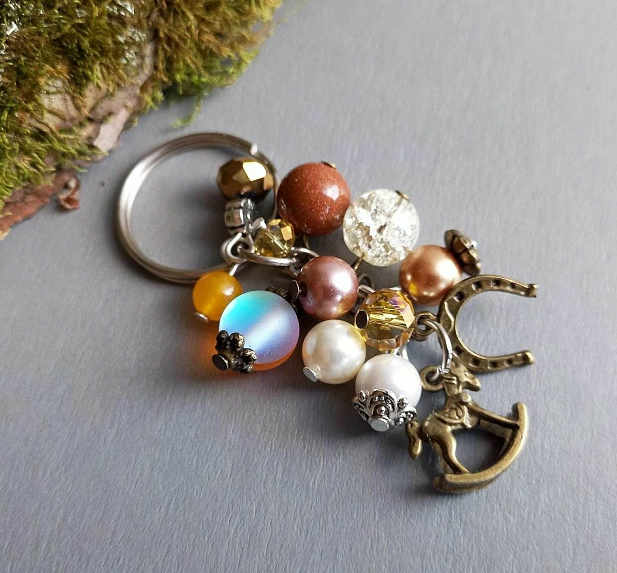 фото Брелок для ключей. Подкова, лошадка. На удачу. На сумку , рюкзак.