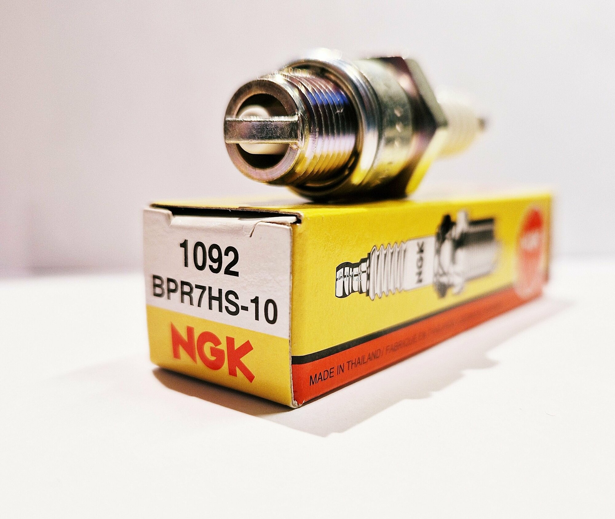 Свеча зажигания NGK BPR7HS-10 1092 4шт.