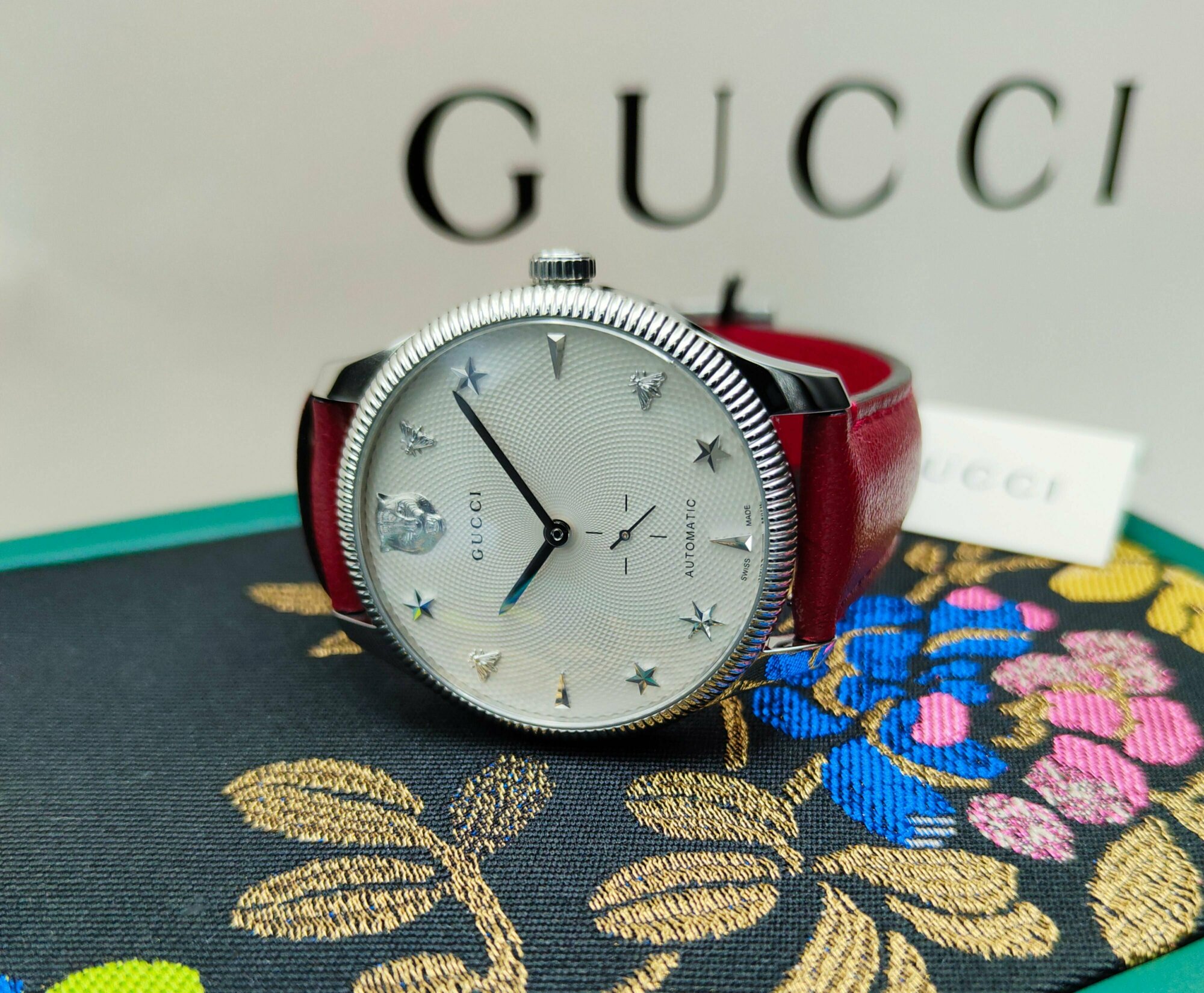 Наручные часы GUCCI YA126346