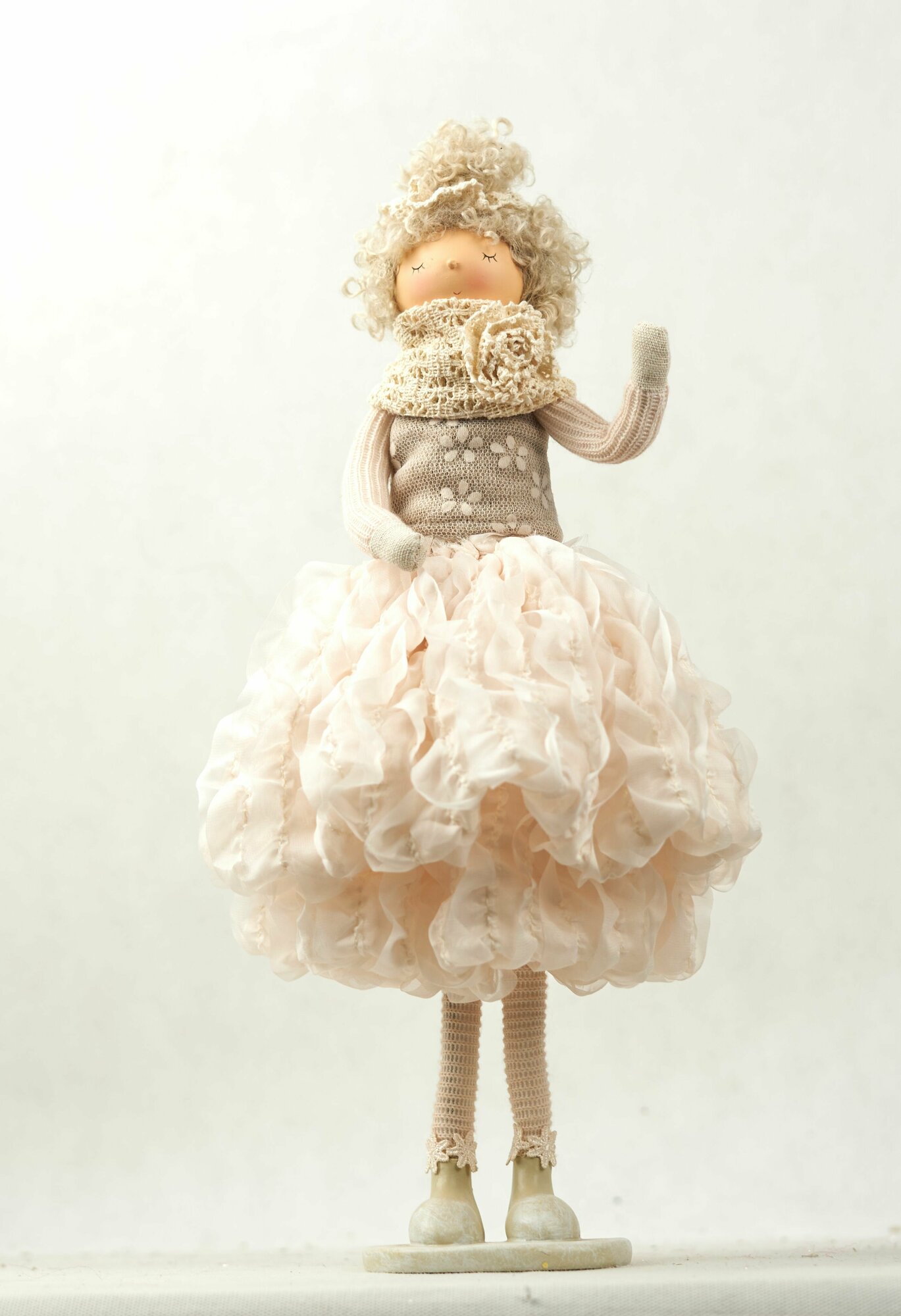 Фигурка декоративная Девушка в платье