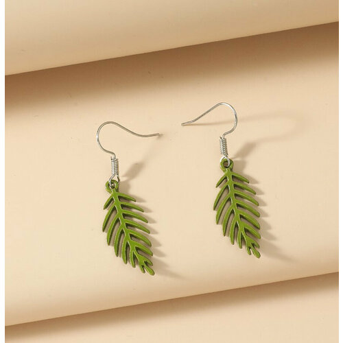 Серьги с подвесками  Серьги фигурные, размер/диаметр 42 мм., зеленый