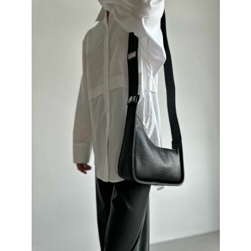 фото Сумка багет , фактура зернистая, черный vael