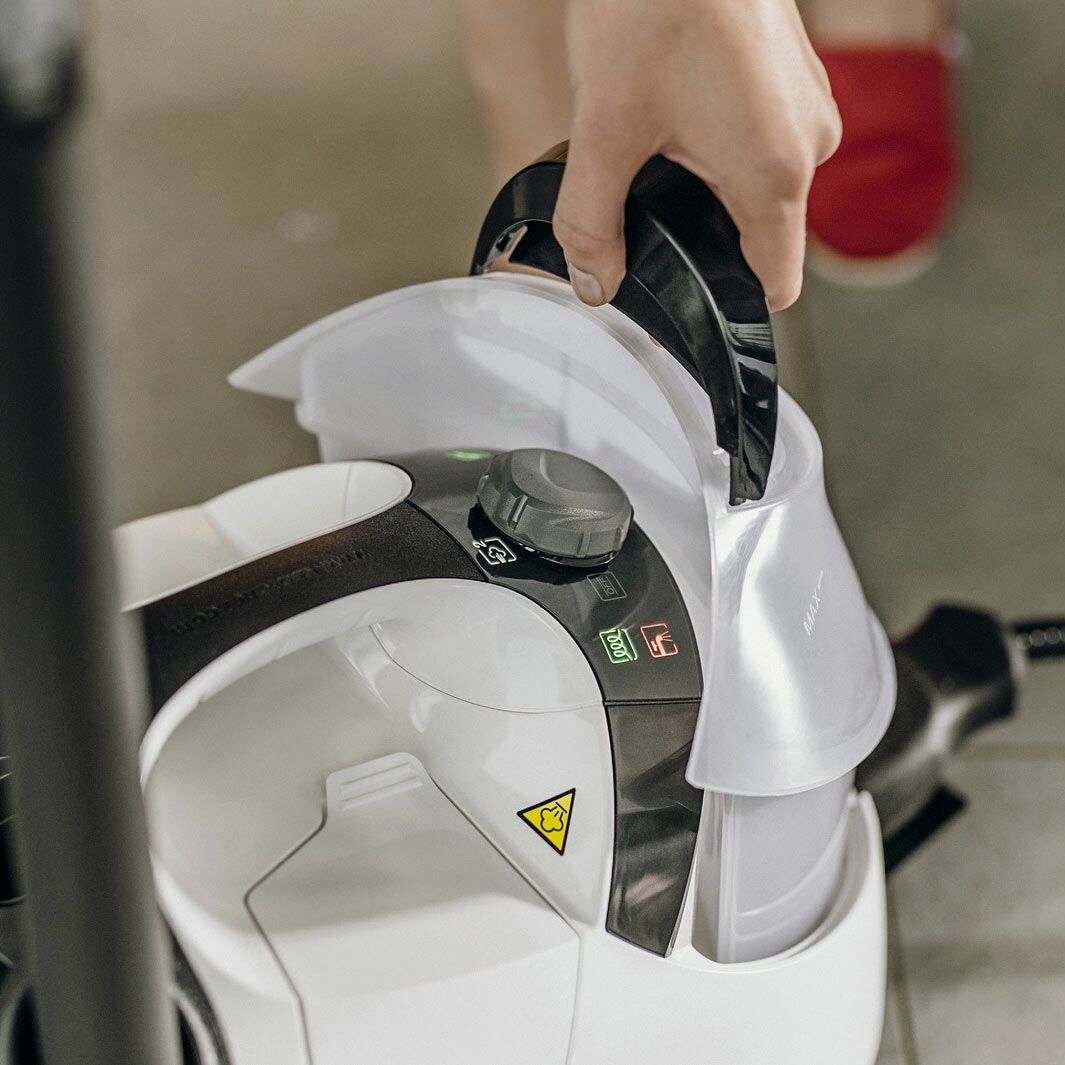 Пароочиститель Karcher SC 5 EasyFix, белый + аксессуары VELERCART: насадки для окон, для текстиля и чистки ковра, 3 разные салфетки для пола, 2 ручные обтяжки, 4 пластиковые щёточки и 2 латунные, щетка со скребком, мощное сопло, сумка для аксессуаров