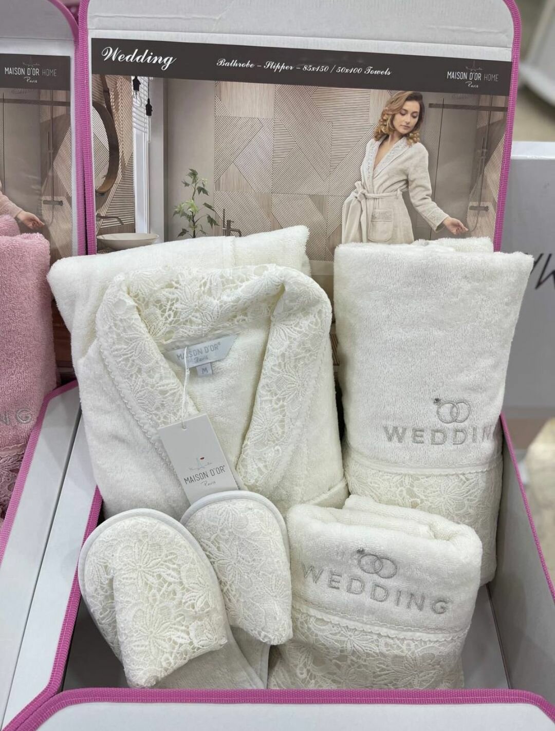 фото Халат женский махровый Maison D'or WEDDING S 42/44 фиолетовый с двумя полотенцами 50*100 и 85*150