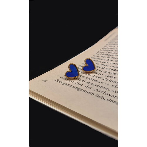 женские серьги в форме сердца гвоздики голубые Серьги пусеты Серьги пусеты Серьги в форме сердца., женские сережки-гвоздики в форме сердца в винтажном стиле.,, акрил, размер/диаметр 10 мм, синий, золотой