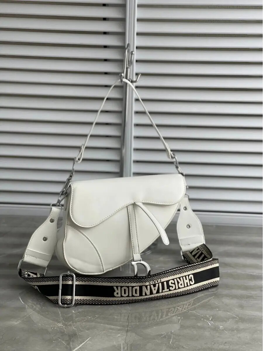 фото Сумка Dior через плечо маленькая