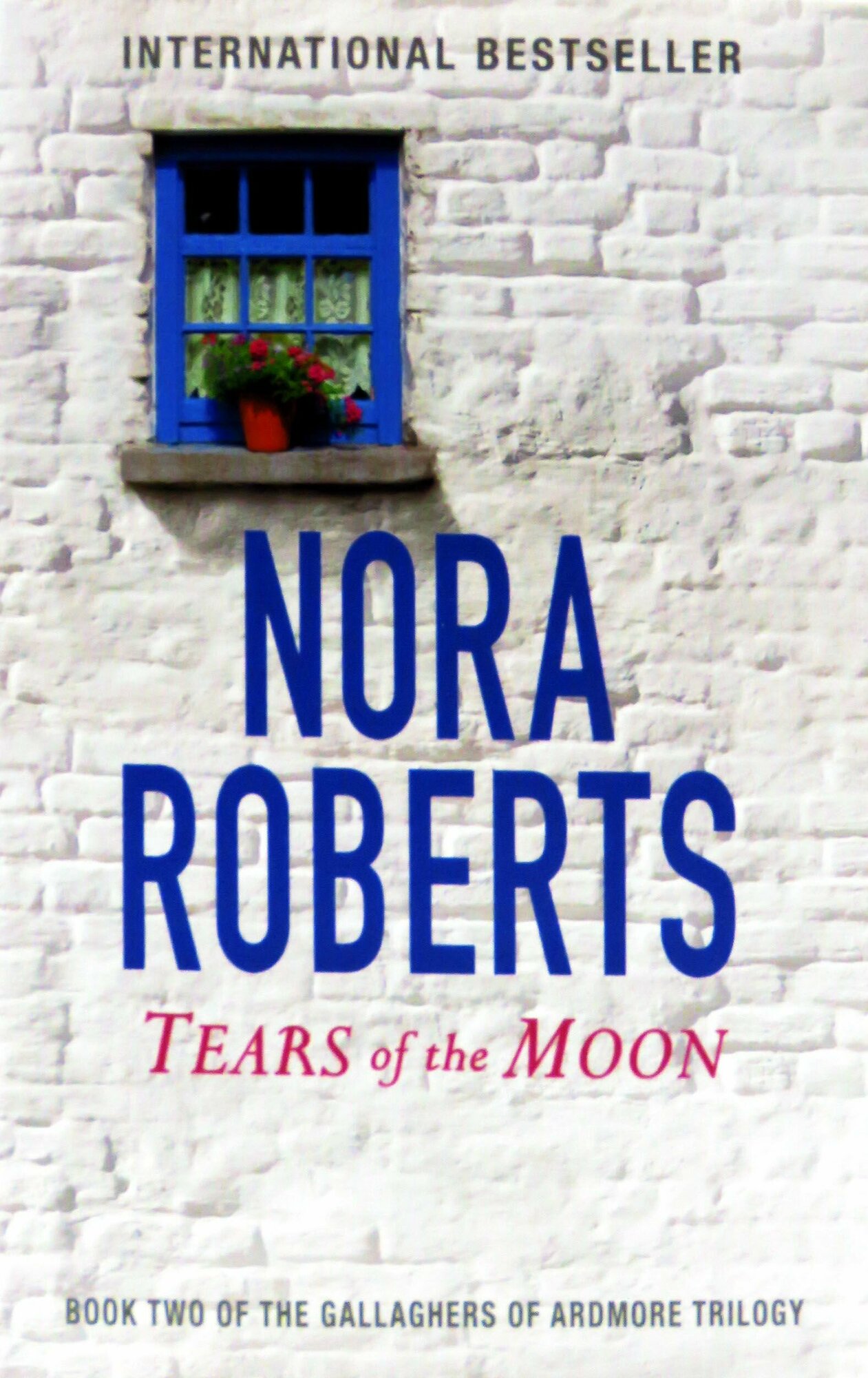 Tears Of The Moon (Roberts N.) - фото №1