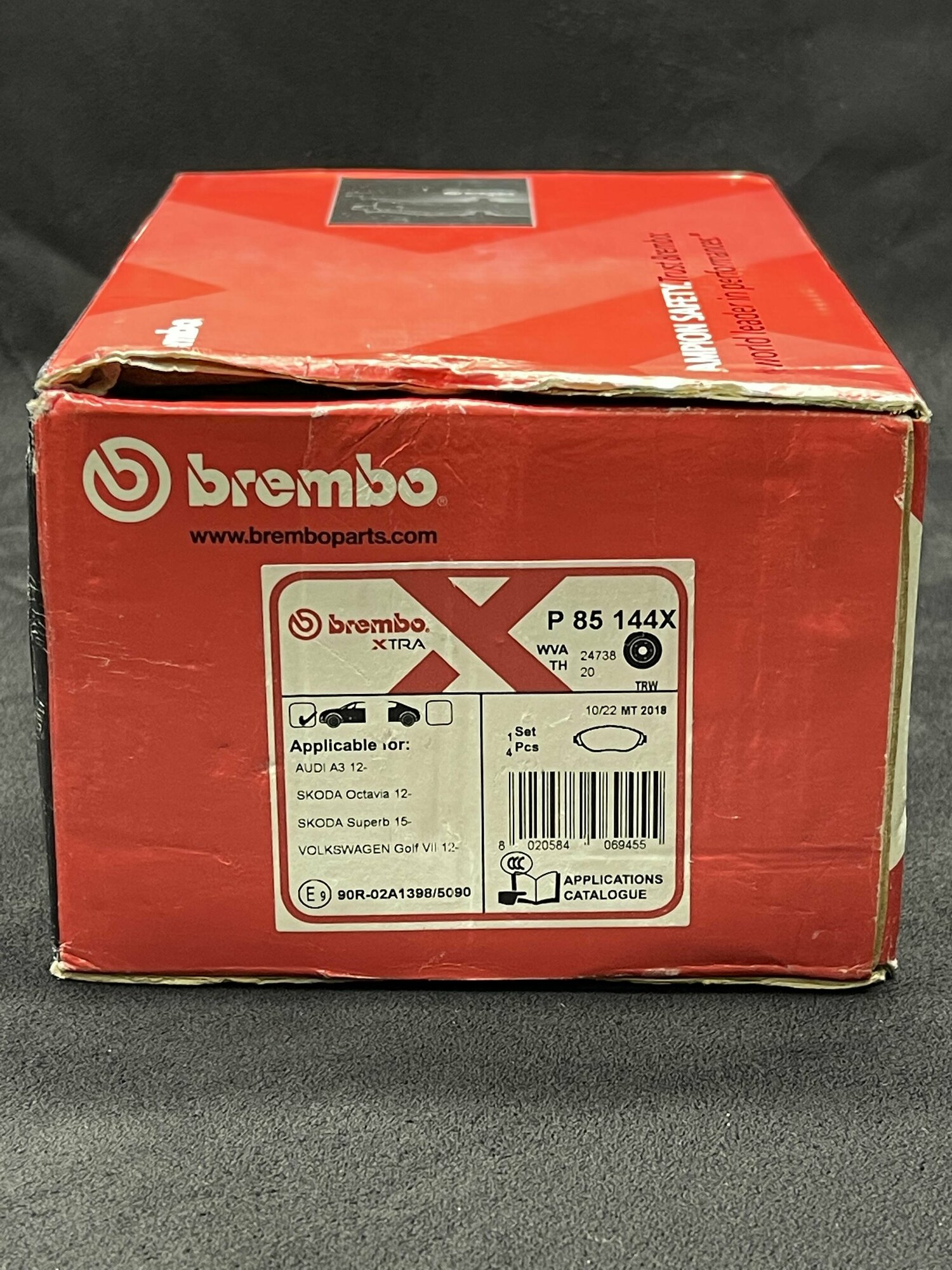 Дисковые тормозные колодки передние brembo P 85 144X (4 )