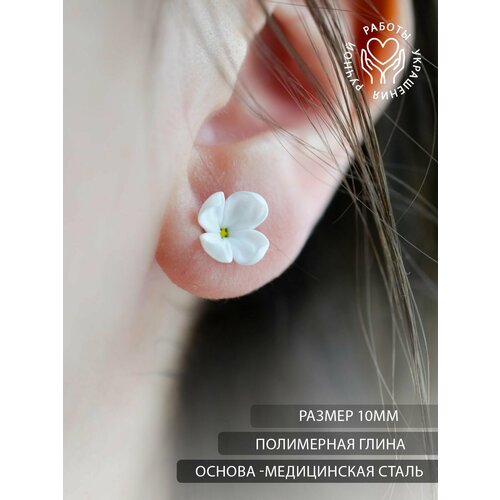 фото Серьги пусеты handmadeblossom, полимерная глина, размер 10 мм, белый