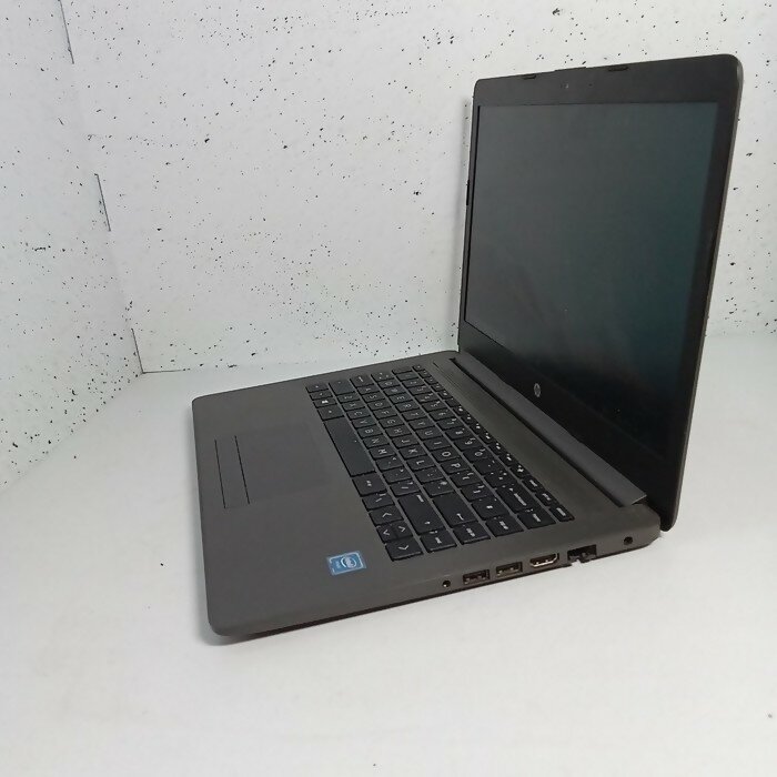 Ноутбук HP 240 G7