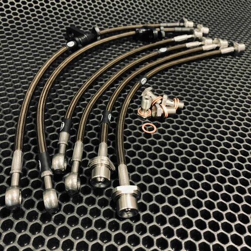 Toyota Land Cruiser 200 2015-н в Комплект армированных тормозных шлангов для автомобиля В комплекте 6 шлангов 33660₽