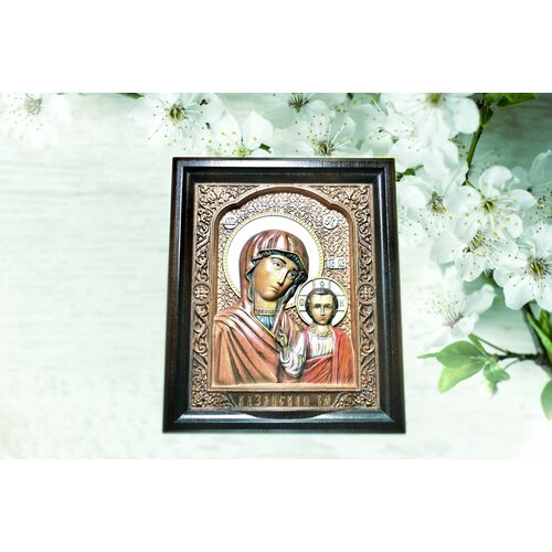 Резная икона Казанской Божией Матери