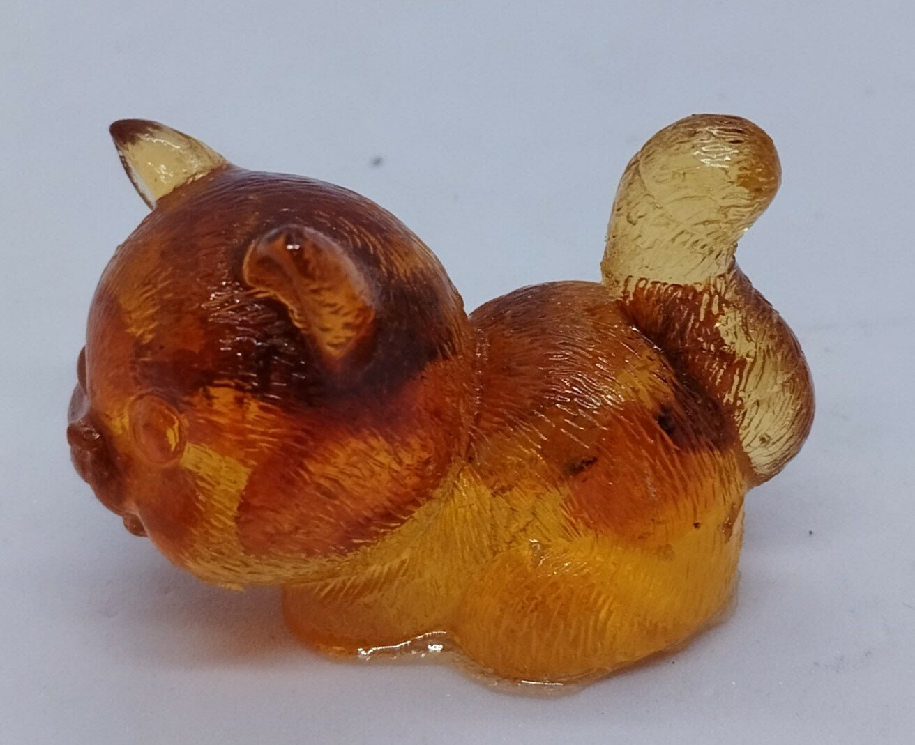 Янтарная фигурка Котёнок 12 грамм — фото 1