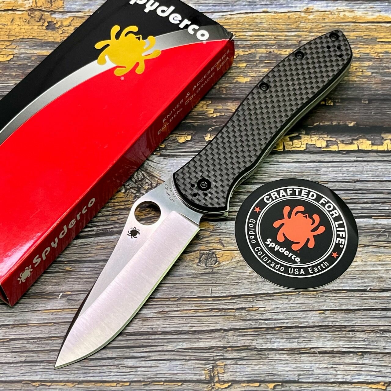 Нож складной Spyderco C134CFP2 Gayle Bradley 2, CPM-M4 Blade, Carbon Fiber/G10 Laminate Handles