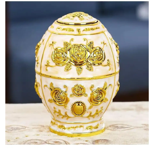 белый