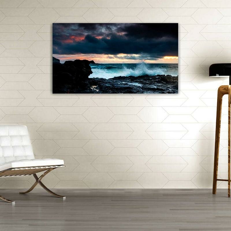 Картина на холсте 60x110 LinxOne "Брызги скалы море" интерьерная для дома / на стену / на кухню / с подрамником