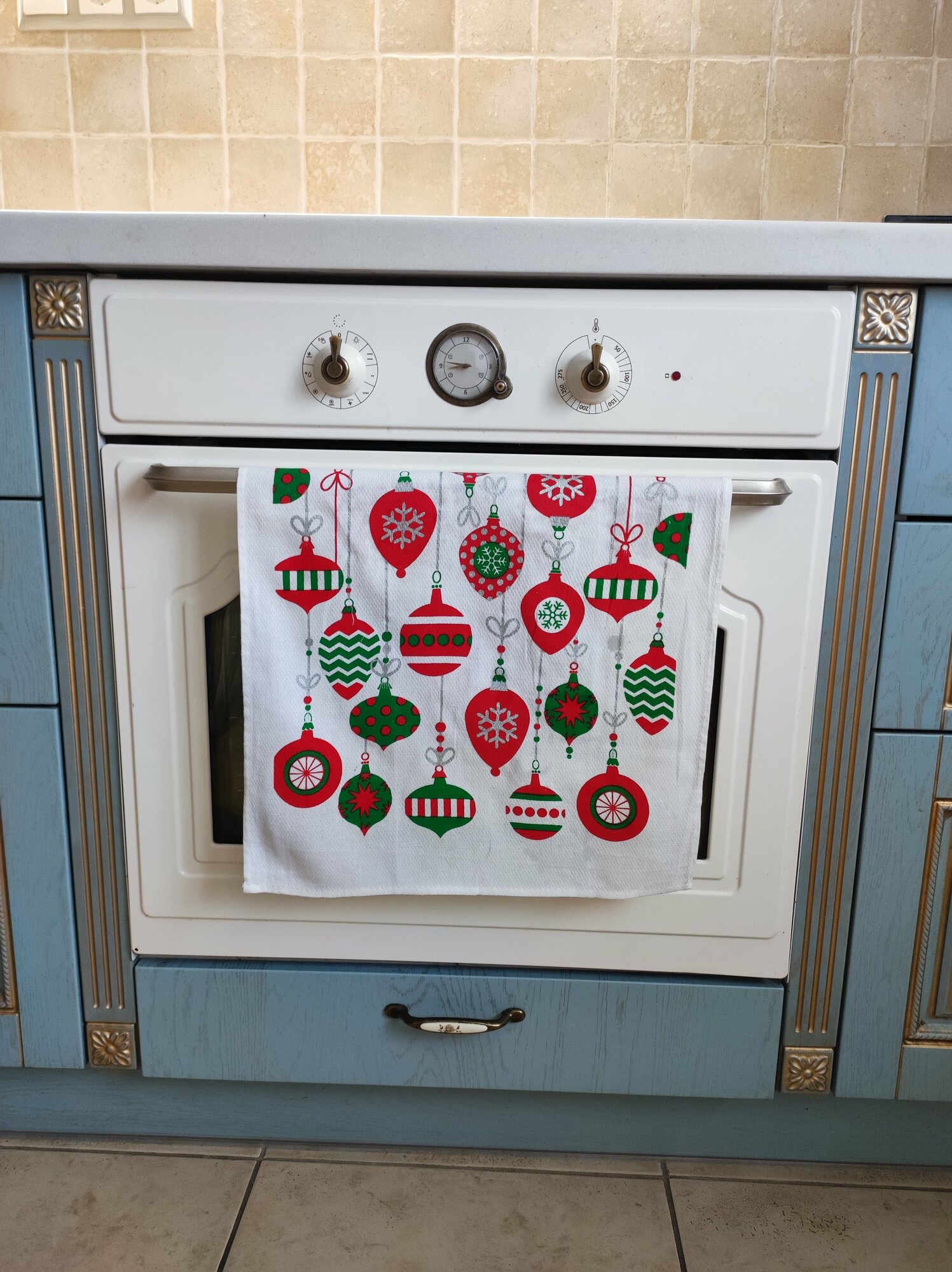 Полотенце кухонное Зимняя сказка, Новогодние игрушки 68001-4, 63х37см - фотография № 2