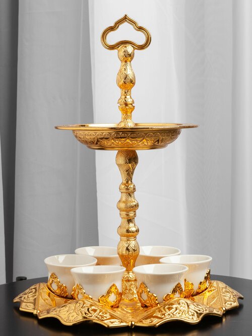 Блюдо-этажерка кофейный набор с кружками золото