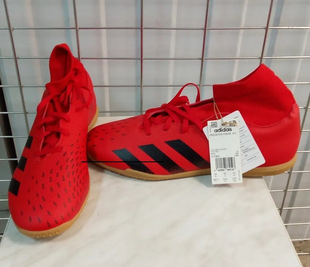 Для футбола Размер 44 ( длина по стельке 28.5 см ) ADIDAS PREDATOR бампы с носком для зала футзалки Красные