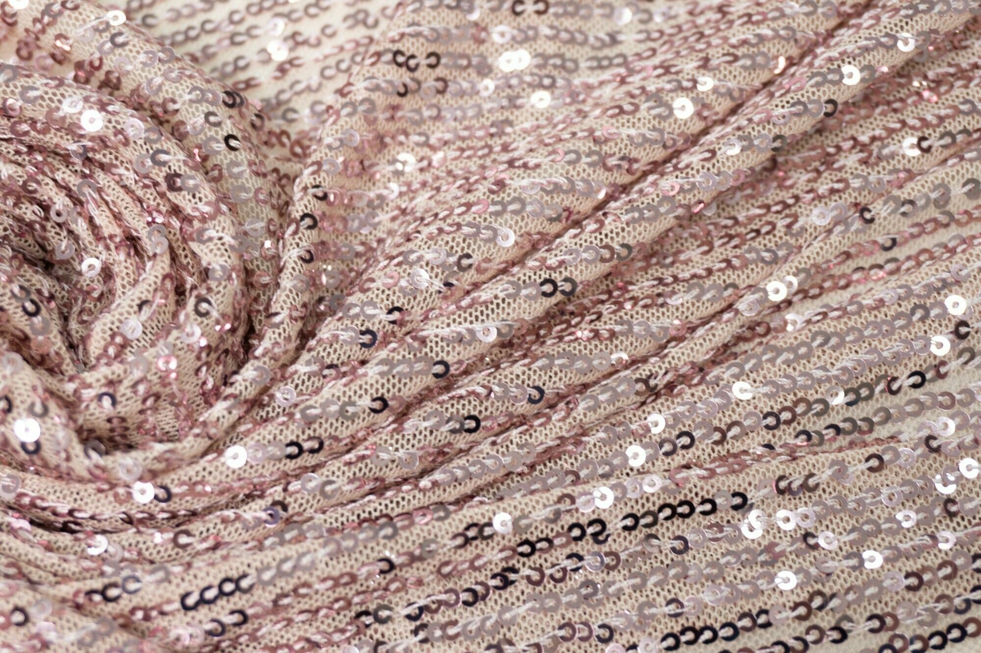 Ткань пайетки на сетке розовые полосы. Ткань для шитья