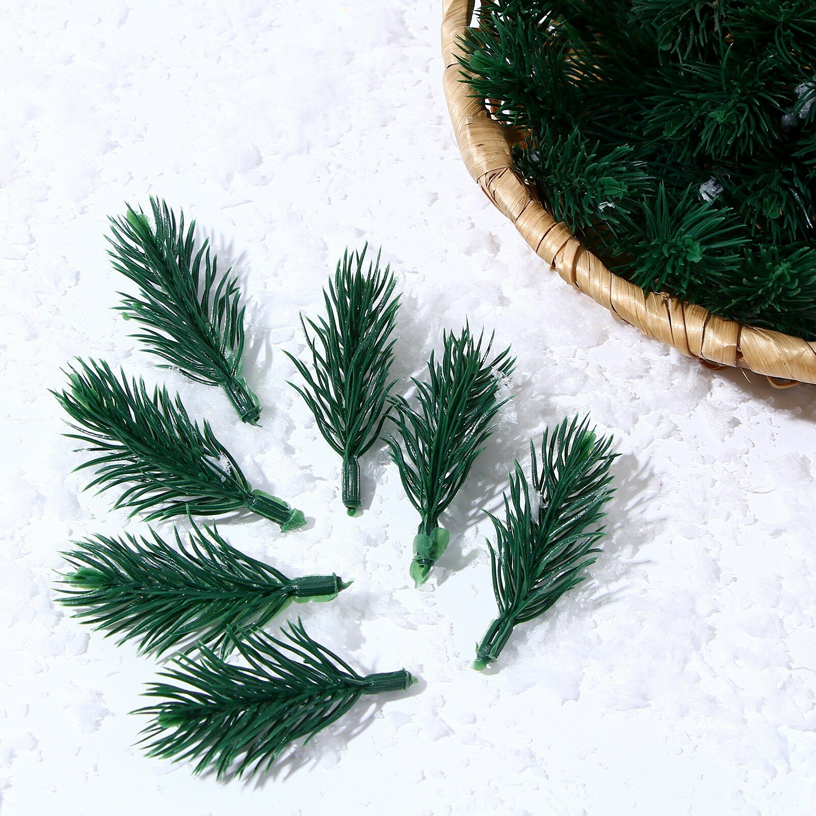 Декор новогодний «Ветки ели мини» набор 100 шт размер 1 шт. — 6 × 3 × 3 см