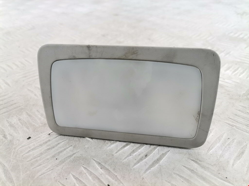 Плафон салонный Audi A6 C6 4L0947123 арт. 1734485
