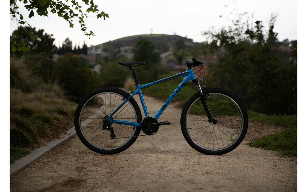Горный велосипед Giant ATX 27.5 (2022)
